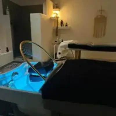 Head Spa & Feet Massage